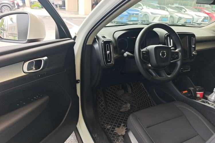 Used Volvo XC40 2022 T4 Four-Wheel Drive Smart & Stylish Edition Driver Seat
