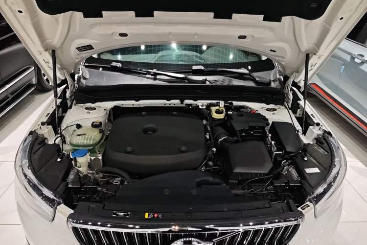 Used Volvo XC40 2022 T4 Four-Wheel Drive Smart & Luxurious Edition Engine Bay