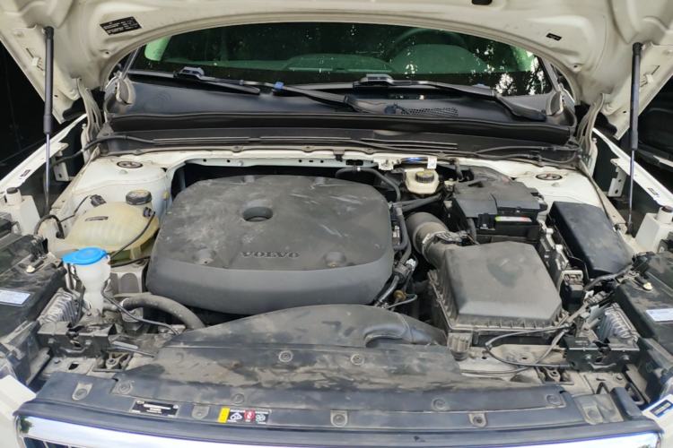 Used Volvo XC40 2022 T4 Four-Wheel Drive Smart & Stylish Edition Engine Bay