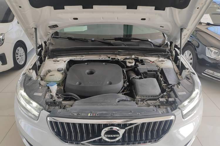 Used Volvo XC40 2022 T4 Four-Wheel Drive Smart & Luxurious Edition Engine Bay