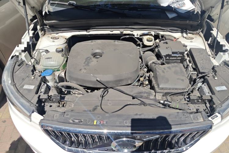 Used Volvo XC40 2022 T4 Four-Wheel Drive Smart & Stylish Edition Engine Bay