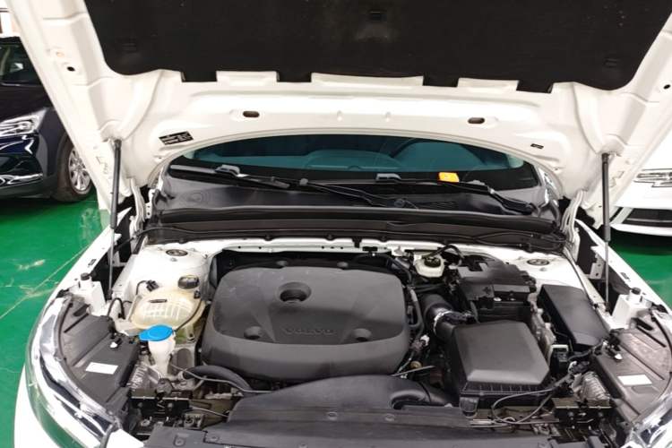 Used Volvo XC40 2022 T4 Four-Wheel Drive Smart & Luxurious Edition Engine Bay