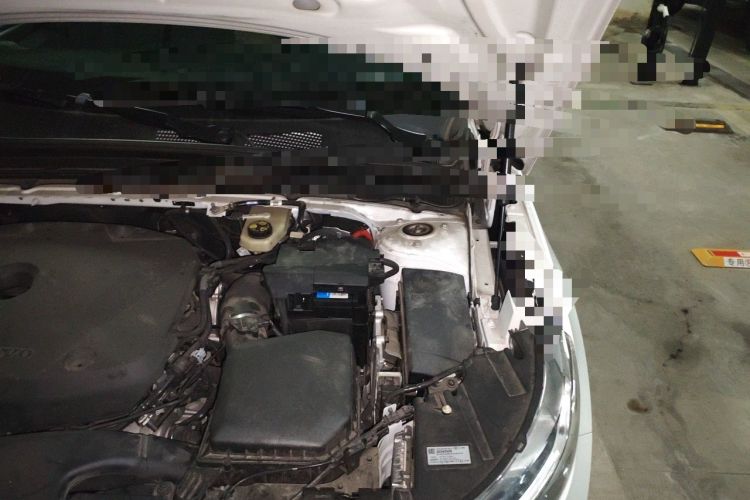 Used Volvo XC40 2022 T4 Four-Wheel Drive Smart & Luxurious Edition Engine Bay Left