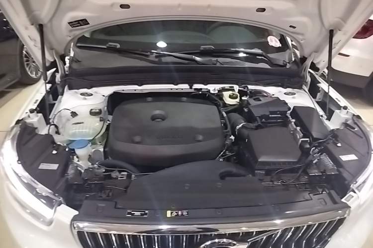 Used Volvo XC40 2022 T4 Four-Wheel Drive Smart & Stylish Edition Engine Bay