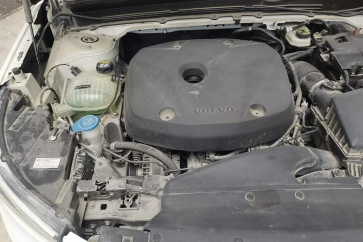 Used Volvo XC40 2022 T4 Four-Wheel Drive Smart & Stylish Edition Engine Bay Right
