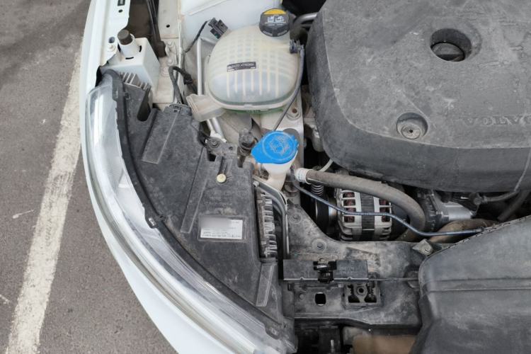 Used Volvo XC40 2022 T4 Four-Wheel Drive Smart & Luxurious Edition Engine Bay Right