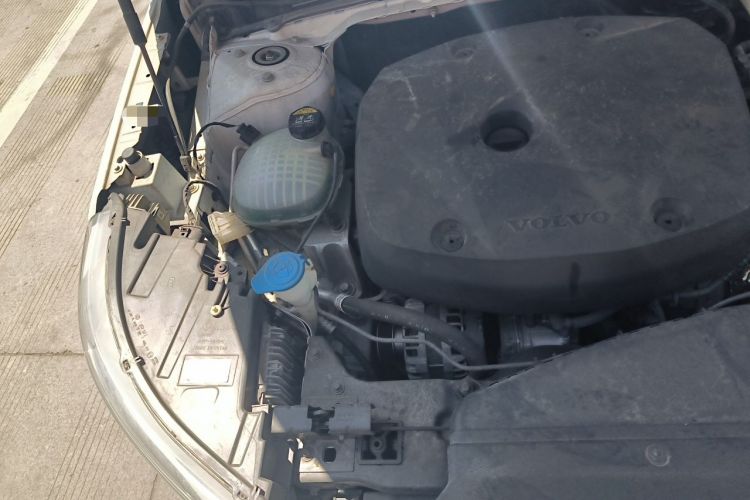 Used Volvo XC40 2022 T4 Four-Wheel Drive Smart & Stylish Edition Engine Bay Right