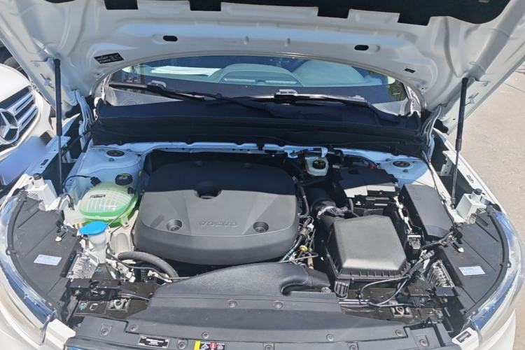 Used Volvo XC40 2022 T4 Four-Wheel Drive Smart & Stylish Edition Engine Bay