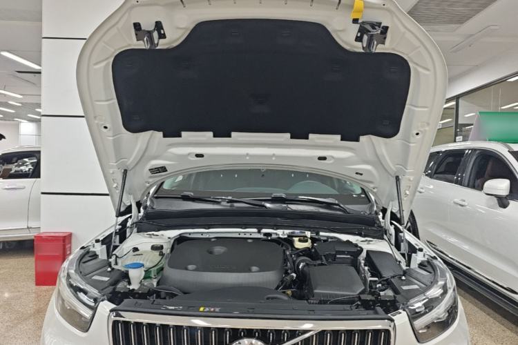 Used Volvo XC40 2022 T4 Four-Wheel Drive Smart & Stylish Edition Engine Bay