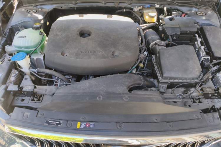 Used Volvo XC40 2022 T4 Four-Wheel Drive Smart & Stylish Edition Engine Bay