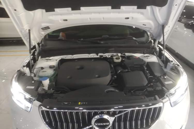 Used Volvo XC40 2022 T4 Four-Wheel Drive Smart & Stylish Edition Engine Bay