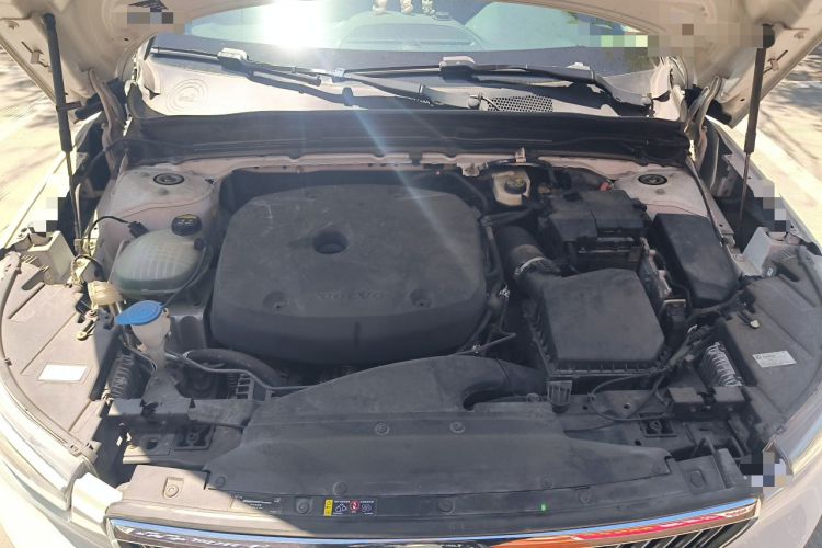 Used Volvo XC40 2022 T4 Four-Wheel Drive Smart & Stylish Edition Engine Bay