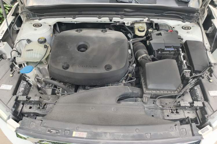 Used Volvo XC40 2022 T4 Four-Wheel Drive Smart & Stylish Edition Engine Bay