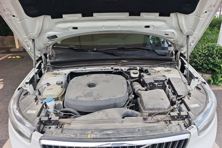 Used Volvo XC40 2022 T4 Four-Wheel Drive Smart & Stylish Edition Engine Bay