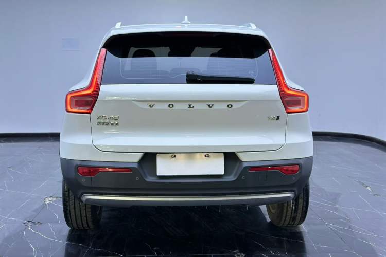 Used Volvo XC40 2022 T4 Four-Wheel Drive Smart & Stylish Edition Exterior 2