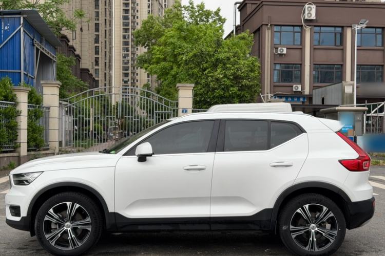 Used Volvo XC40 2022 T4 Four-Wheel Drive Smart & Luxurious Edition Exterior 2