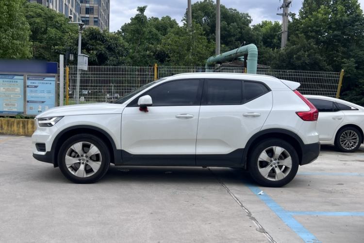 Used Volvo XC40 2022 T4 Four-Wheel Drive Smart & Stylish Edition Exterior 3