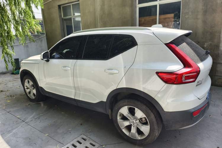 Used Volvo XC40 2022 T4 Four-Wheel Drive Smart & Stylish Edition Exterior 3