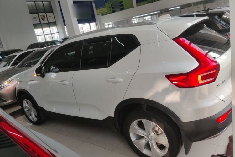 Used Volvo XC40 2022 T4 Four-Wheel Drive Smart & Stylish Edition Exterior 3