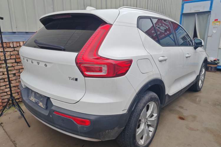 Used Volvo XC40 2022 T4 Four-Wheel Drive Smart & Stylish Edition Exterior 3