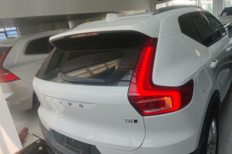 Used Volvo XC40 2022 T4 Four-Wheel Drive Smart & Stylish Edition Exterior 4