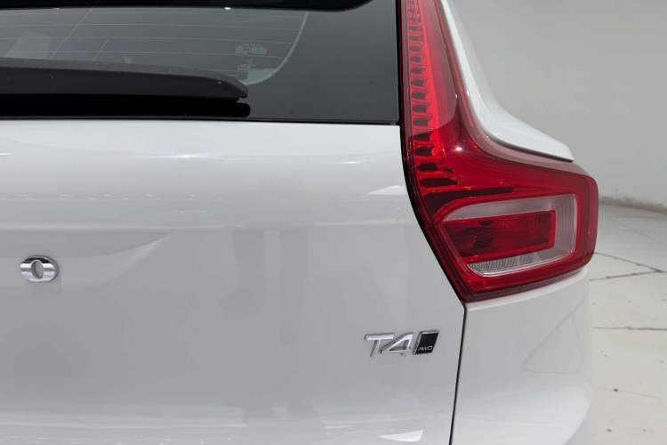 Used Volvo XC40 2022 T4 Four-Wheel Drive Smart & Stylish Edition Exterior 6