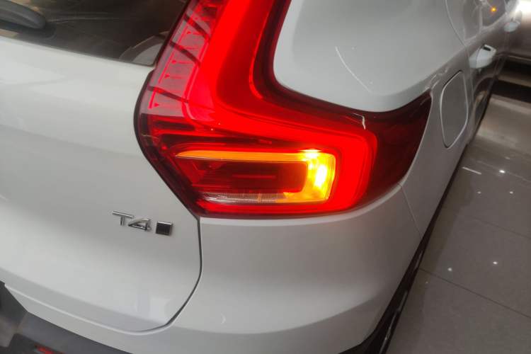 Used Volvo XC40 2022 T4 Four-Wheel Drive Smart & Stylish Edition Exterior 6