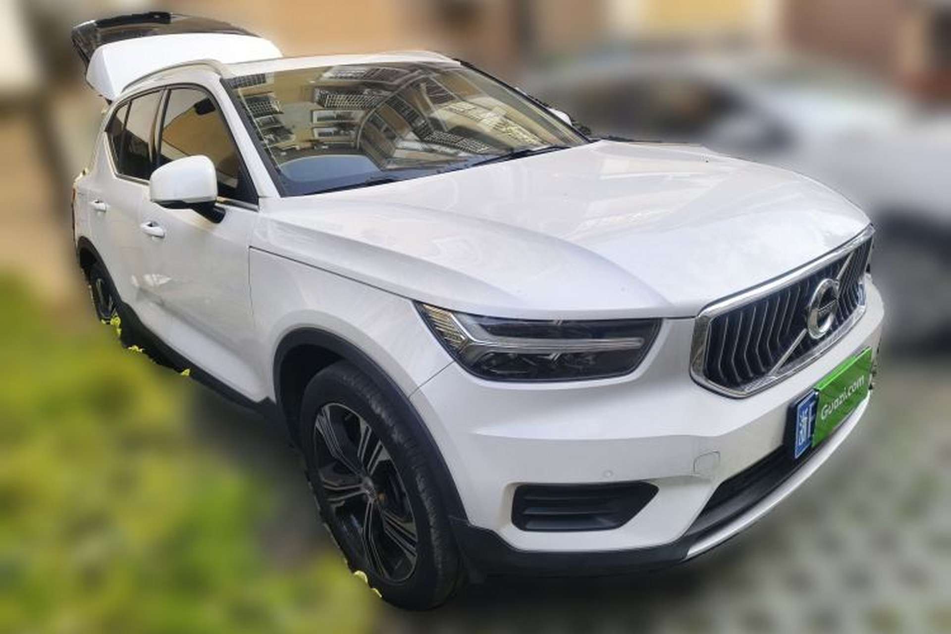 Used Volvo XC40 2022 T4 Four-Wheel Drive Smart & Luxurious Edition Front Right 45 Deg