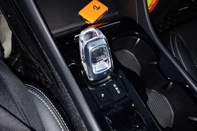 Used Volvo XC40 2022 T4 Four-Wheel Drive Smart & Luxurious Edition Gear Lever