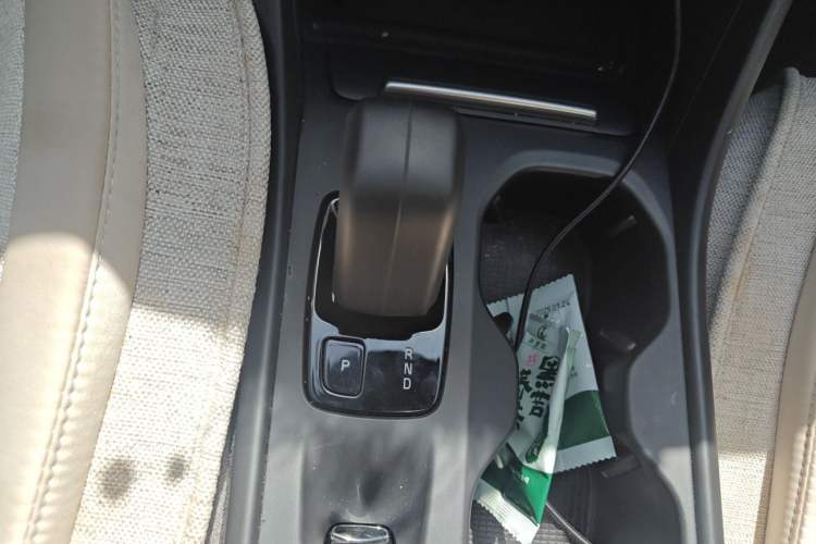 Used Volvo XC40 2022 T4 Four-Wheel Drive Smart & Stylish Edition Gear Lever