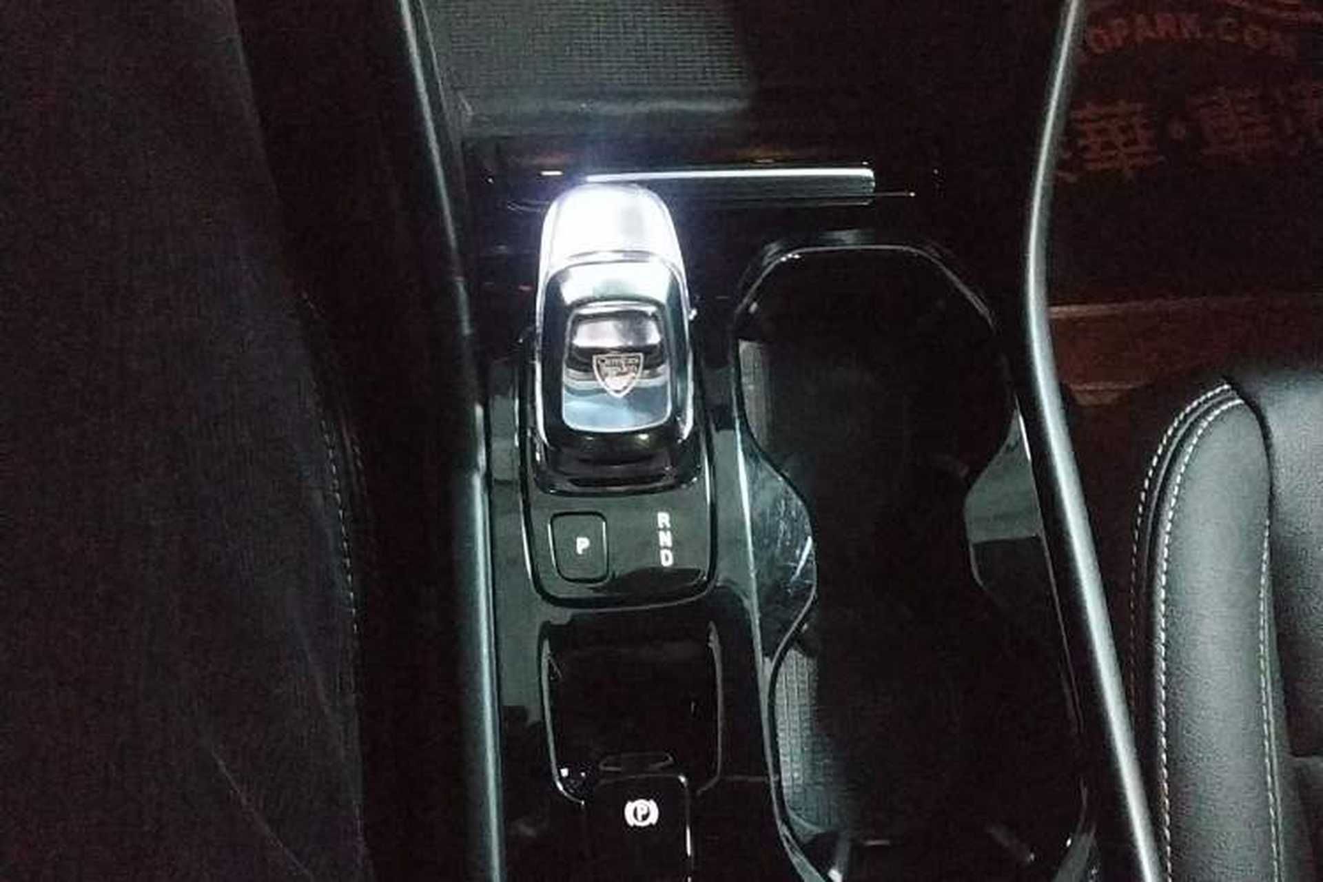 Used Volvo XC40 2022 T4 Four-Wheel Drive Smart & Luxurious Edition Gear Lever