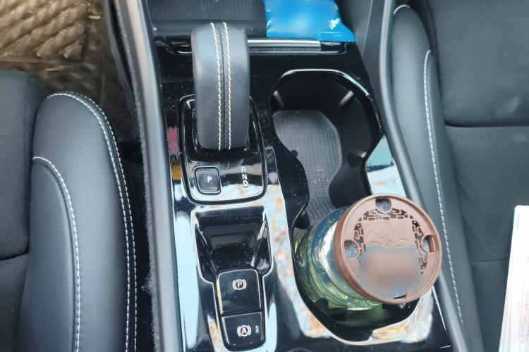 Used Volvo XC40 2022 T4 Four-Wheel Drive Smart & Dynamic Sport Edition Gear Lever