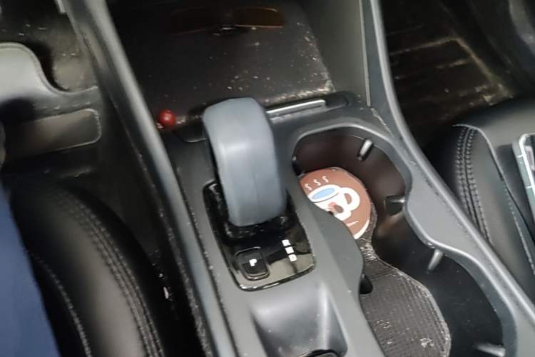 Used Volvo XC40 2022 T4 Four-Wheel Drive Smart & Stylish Edition Gear Lever
