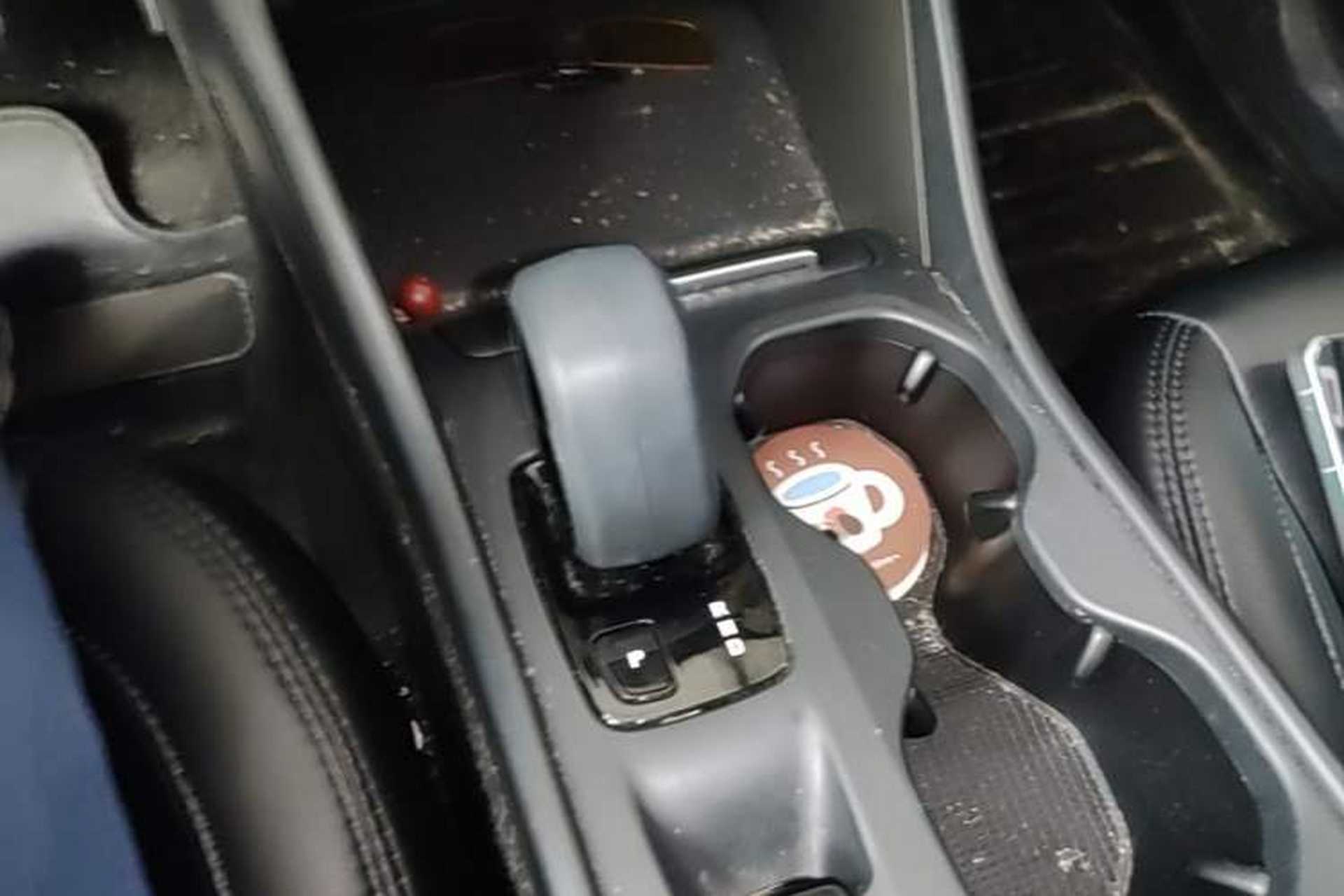 Used Volvo XC40 2022 T4 Four-Wheel Drive Smart & Stylish Edition Gear Lever