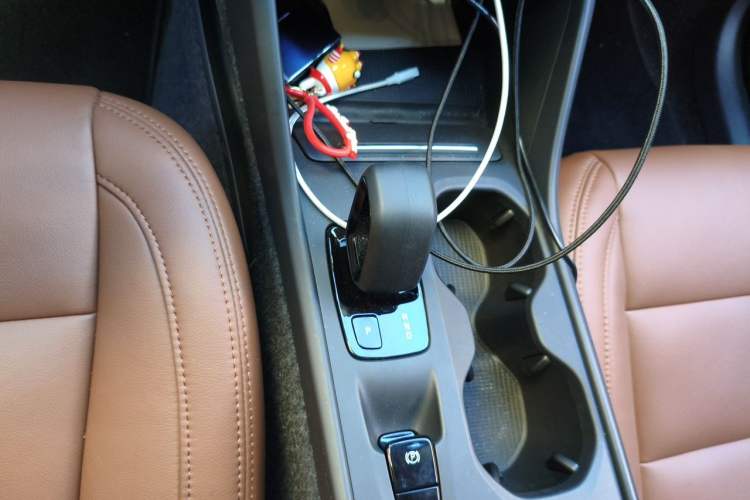 Used Volvo XC40 2022 T4 Four-Wheel Drive Smart & Stylish Edition Gear Lever