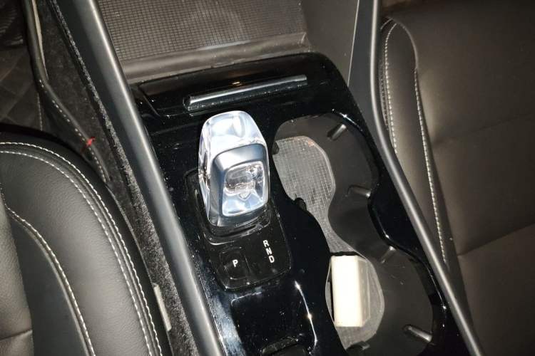 Used Volvo XC40 2022 T4 Four-Wheel Drive Smart & Luxurious Edition Gear Lever