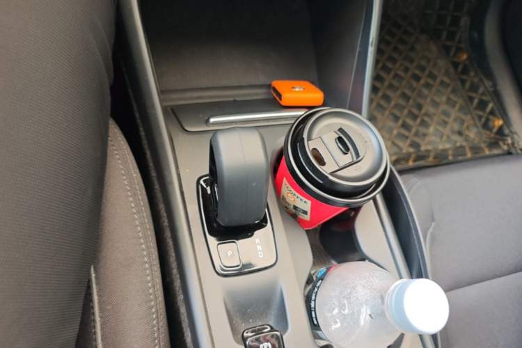 Used Volvo XC40 2022 T4 Four-Wheel Drive Smart & Stylish Edition Gear Lever