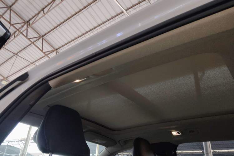 Used Volvo XC40 2022 T4 Four-Wheel Drive Smart & Luxurious Edition Headliner