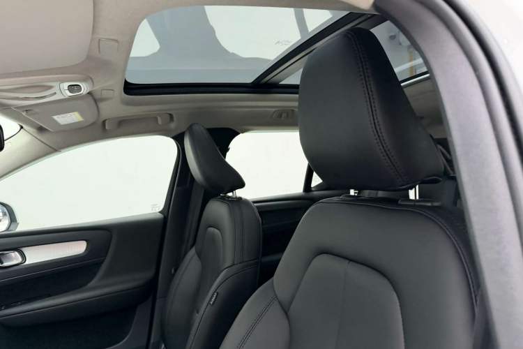 Used Volvo XC40 2022 T4 Four-Wheel Drive Smart & Stylish Edition Headliner