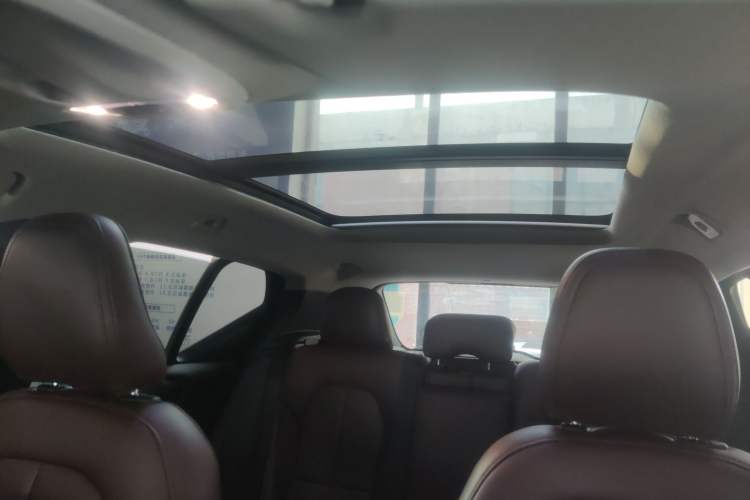 Used Volvo XC40 2022 T4 Four-Wheel Drive Smart & Stylish Edition Headliner