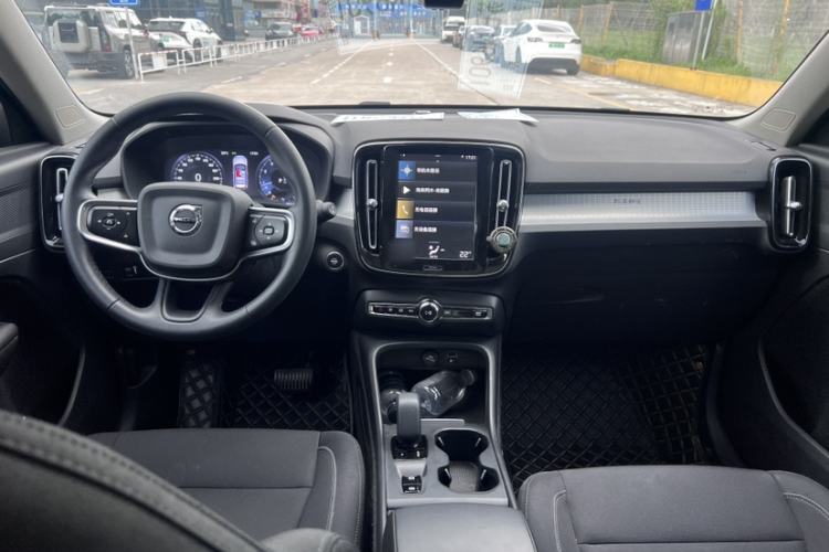 Used Volvo XC40 2022 T4 Four-Wheel Drive Smart & Stylish Edition Interior 1
