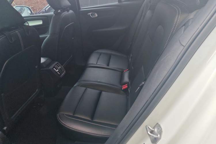 Used Volvo XC40 2022 T4 Four-Wheel Drive Smart & Stylish Edition Interior 1