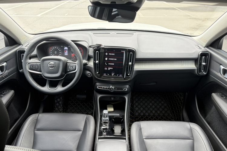 Used Volvo XC40 2022 T4 Four-Wheel Drive Smart & Luxurious Edition Interior 1