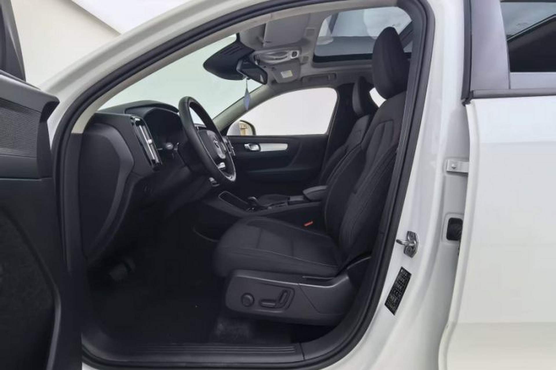 Used Volvo XC40 2022 T4 Four-Wheel Drive Smart & Stylish Edition Interior 10
