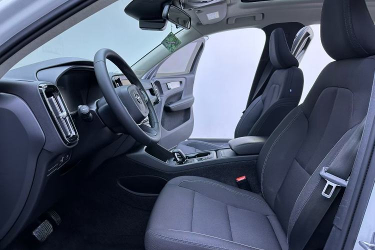Used Volvo XC40 2022 T4 Four-Wheel Drive Smart & Stylish Edition Interior 2