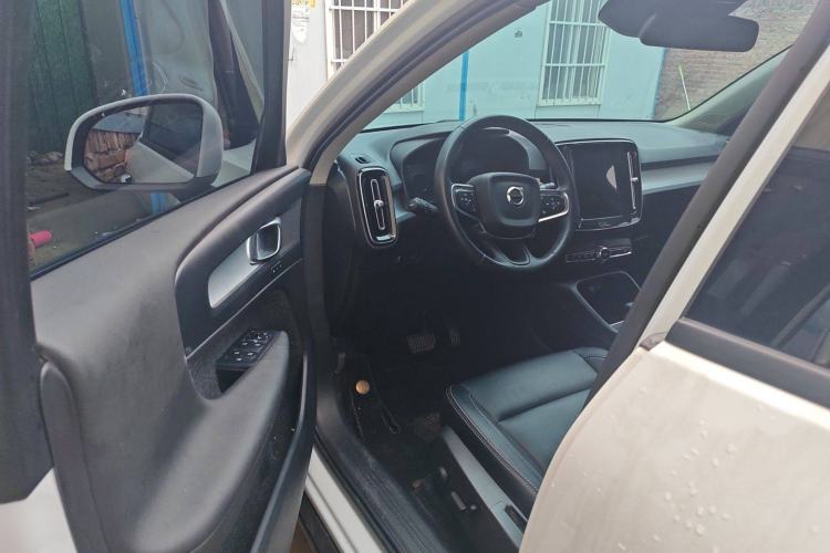 Used Volvo XC40 2022 T4 Four-Wheel Drive Smart & Stylish Edition Interior 2