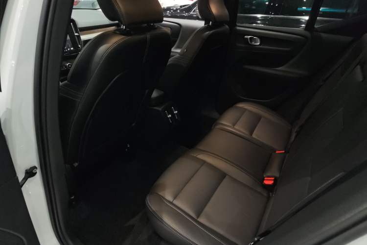 Used Volvo XC40 2022 T4 Four-Wheel Drive Smart & Luxurious Edition Interior 3