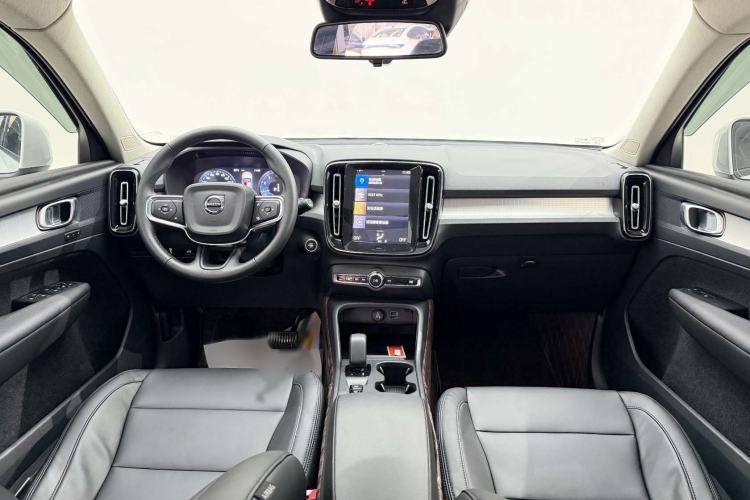 Used Volvo XC40 2022 T4 Four-Wheel Drive Smart & Stylish Edition Interior 3