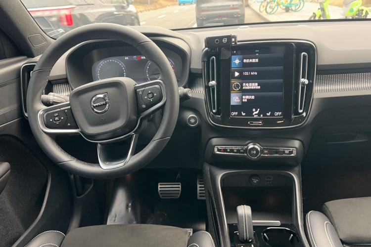 Used Volvo XC40 2022 T4 Four-Wheel Drive Smart & Dynamic Sport Edition Interior 3