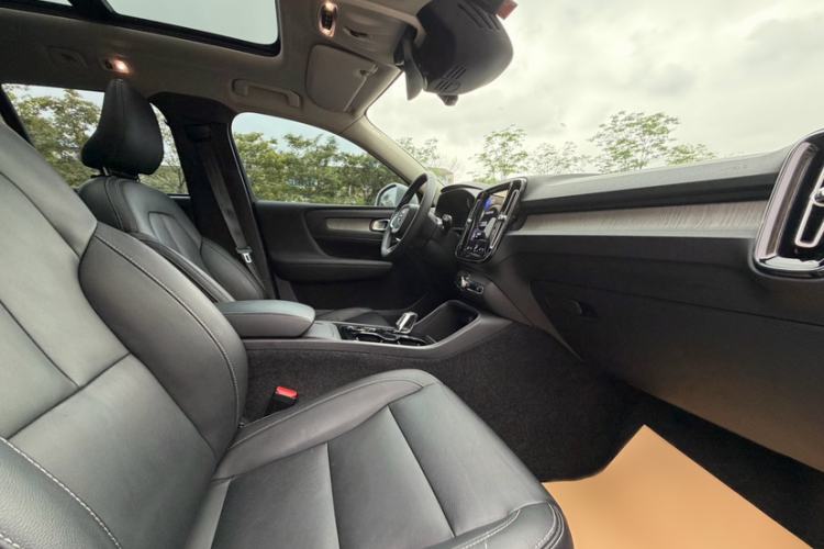 Used Volvo XC40 2022 T4 Four-Wheel Drive Smart & Luxurious Edition Interior 3